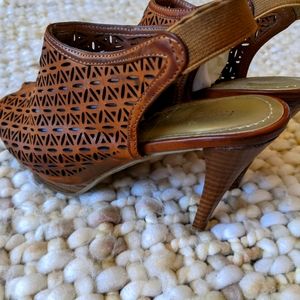 Nine West Perforated Sandals 6.5